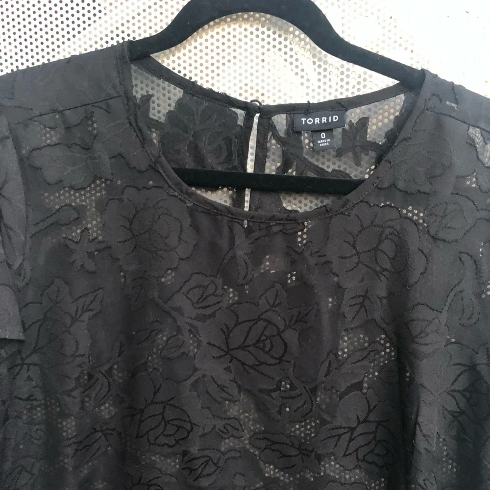 torrid Black Floral Lace Short Sleeve Blouse